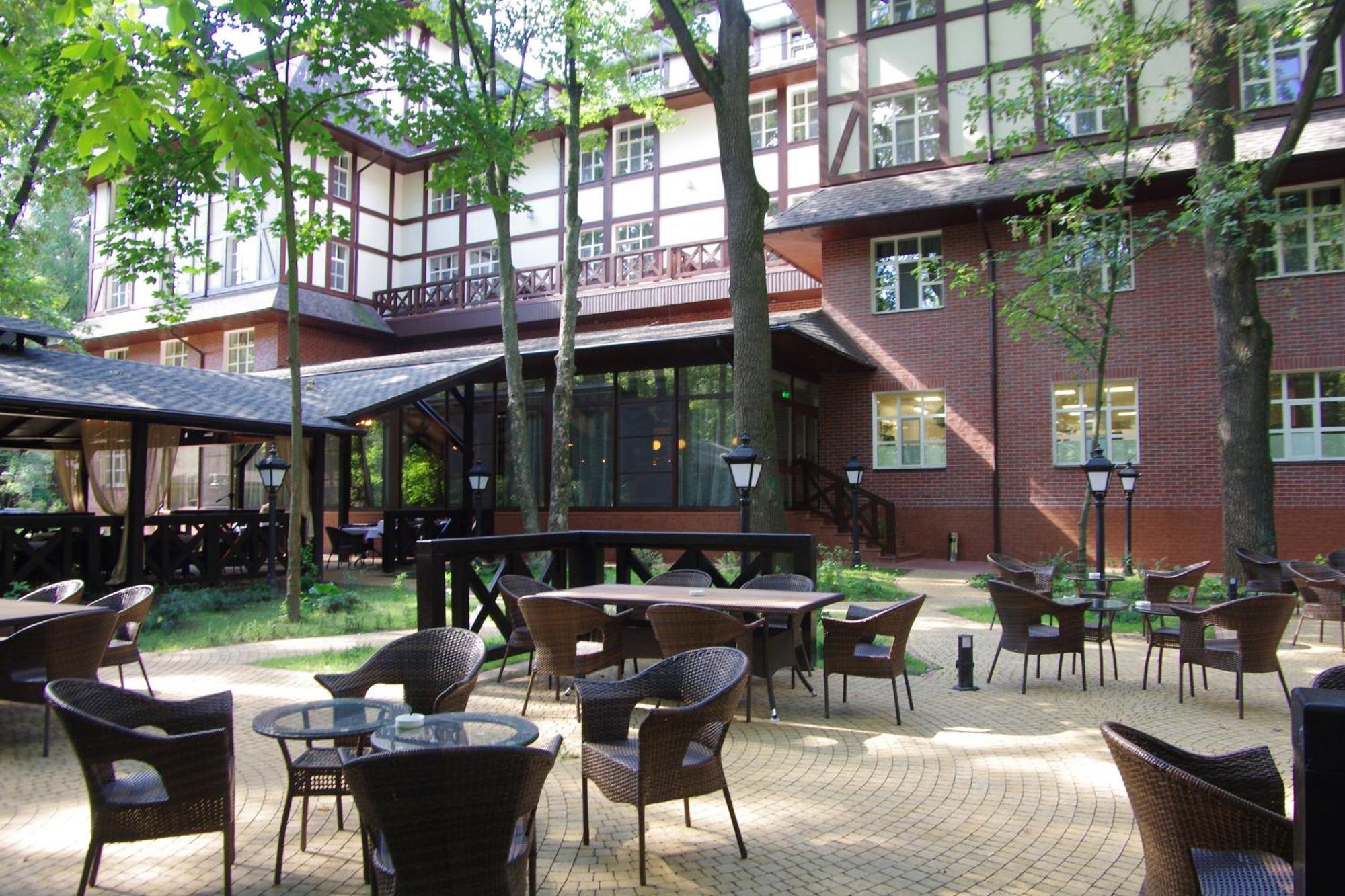 Park-Hotel Golosievo Kyiv Exterior foto