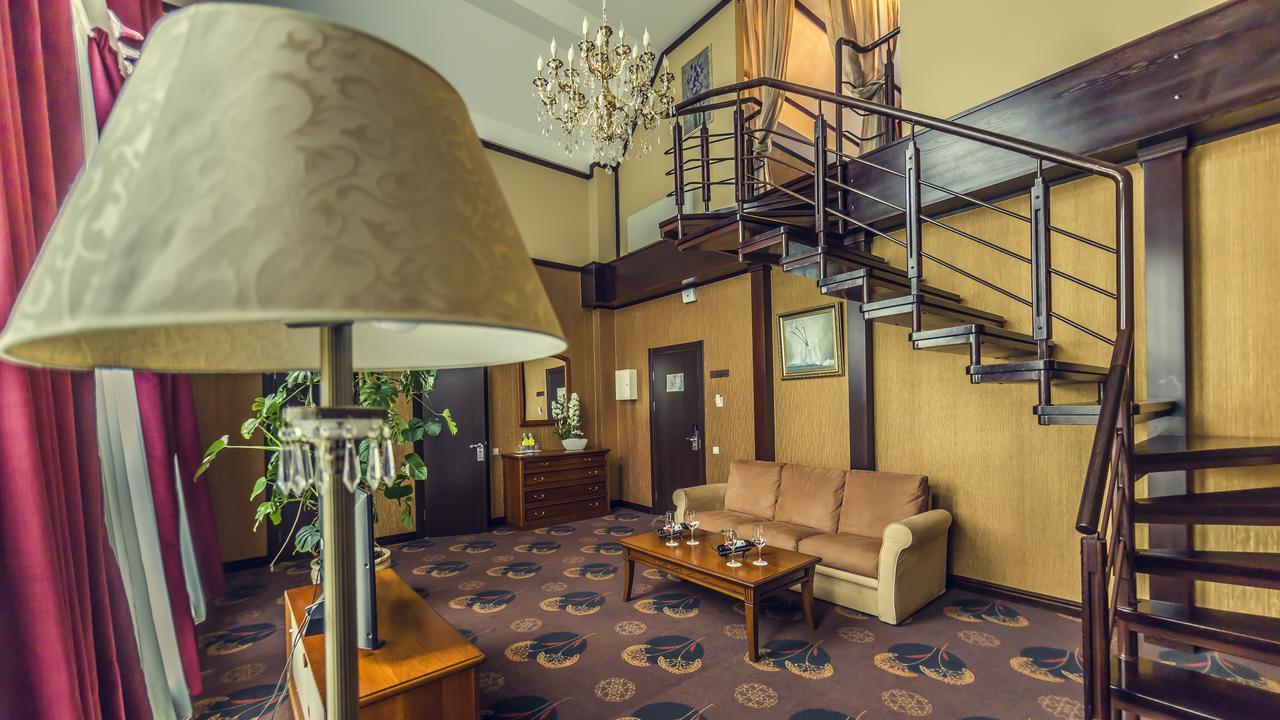 Park-Hotel Golosievo Kyiv Exterior foto